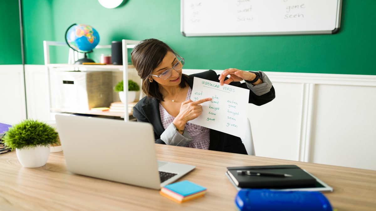 تدریس خصوصی زبان انگلیسی از طریق پلتفرم‌های آنلاین